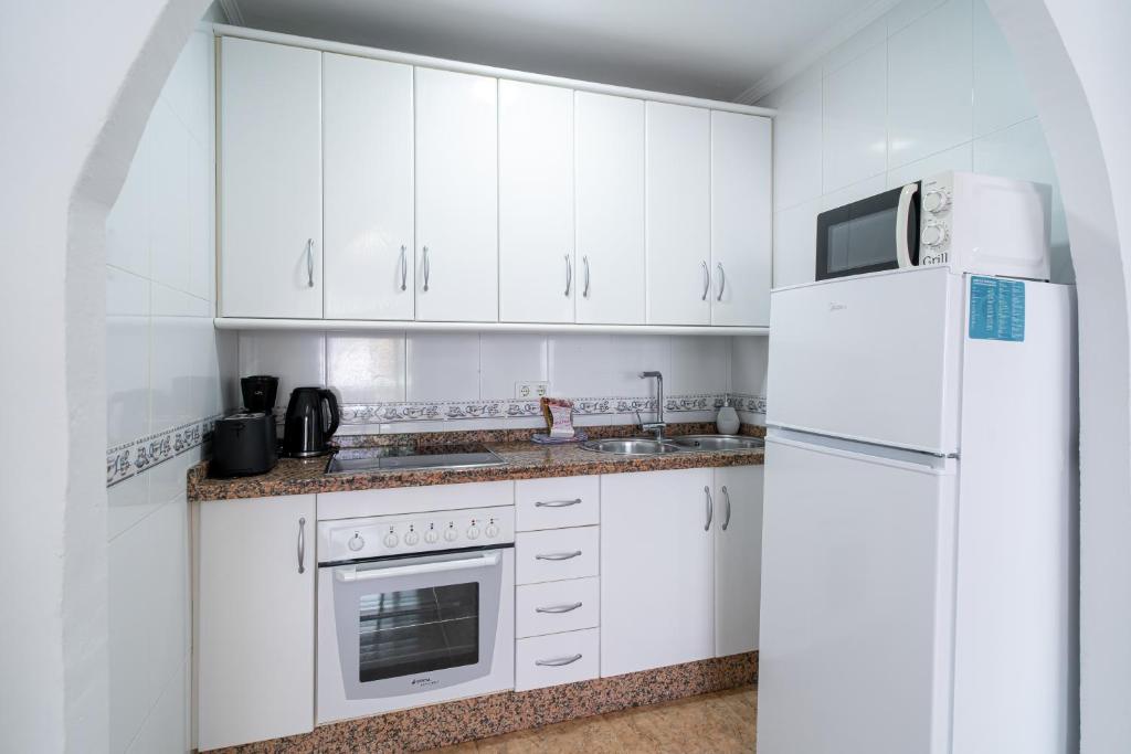 Kuchnia lub aneks kuchenny w obiekcie Apartmento Caribe Centro Casasol
