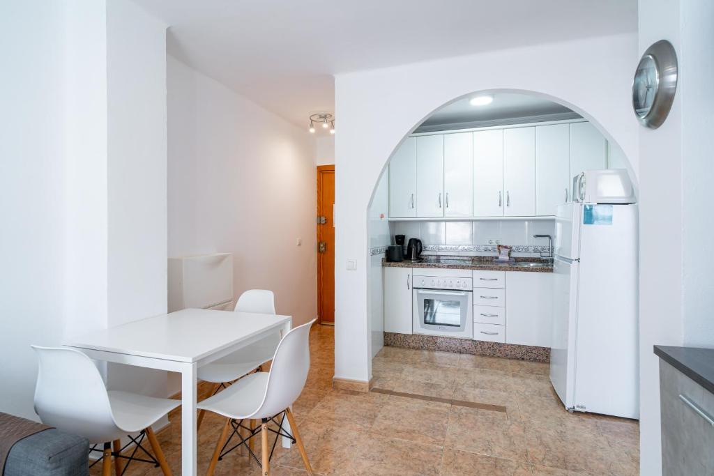 Kuchnia lub aneks kuchenny w obiekcie Apartmento Caribe Centro Casasol