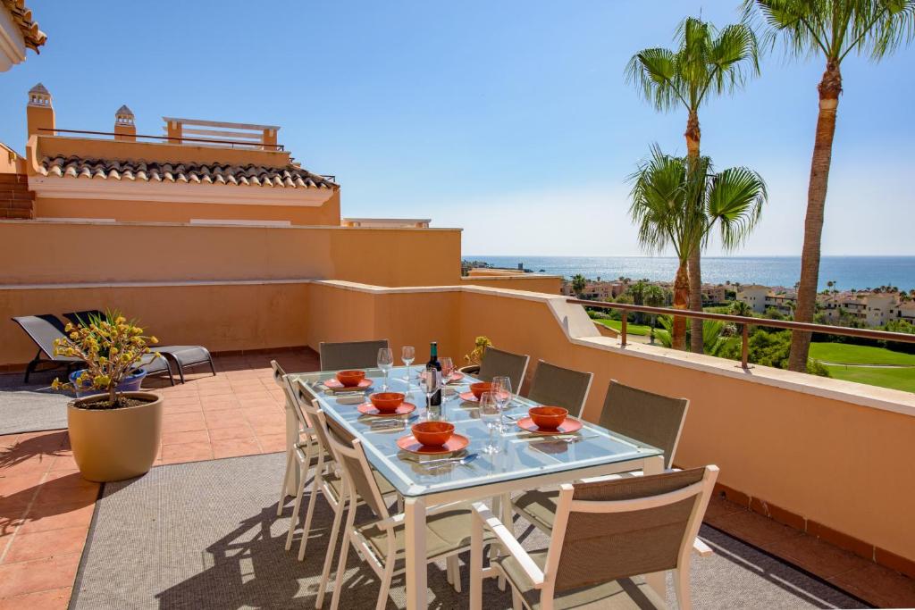 Balkón alebo terasa v ubytovaní 2163-Amazing penthouse, 2 terraces sea-golf view