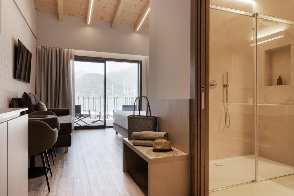 Lago Dorato Marina Lodge - Lakefront