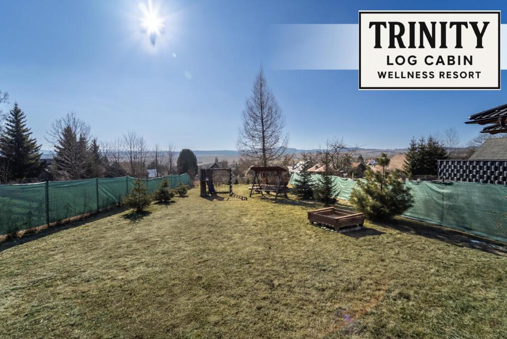 Zahrada ubytování TRINITY Log Cabin Wellness resort