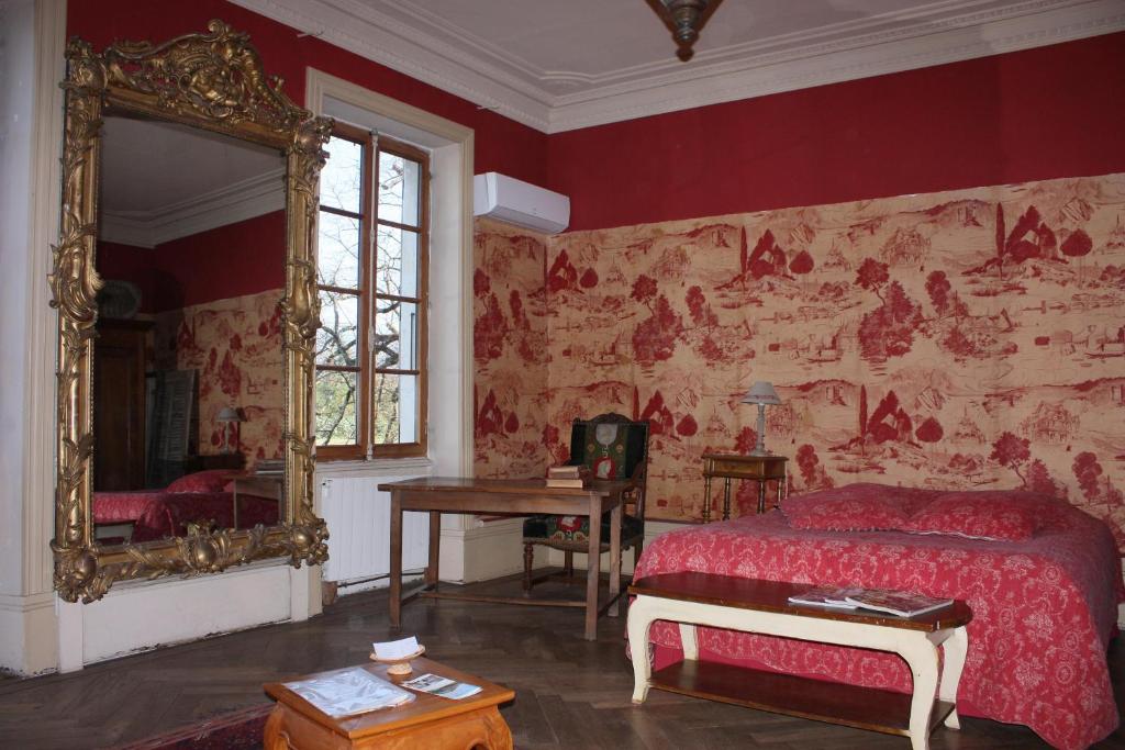 A seating area at Le Clos de La Chardonnière