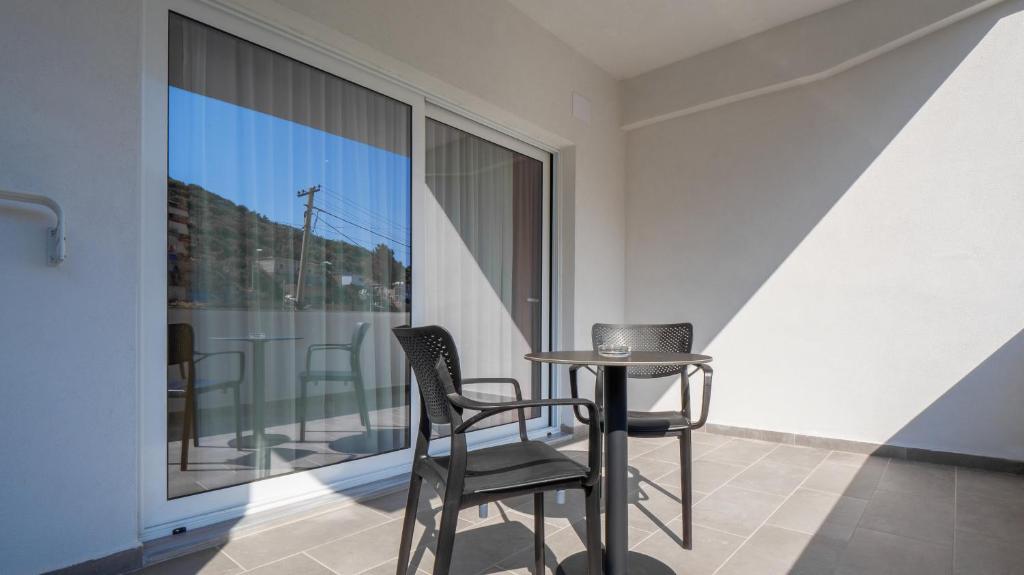 Balkón nebo terasa v ubytování KRONOS Hotel Sarande