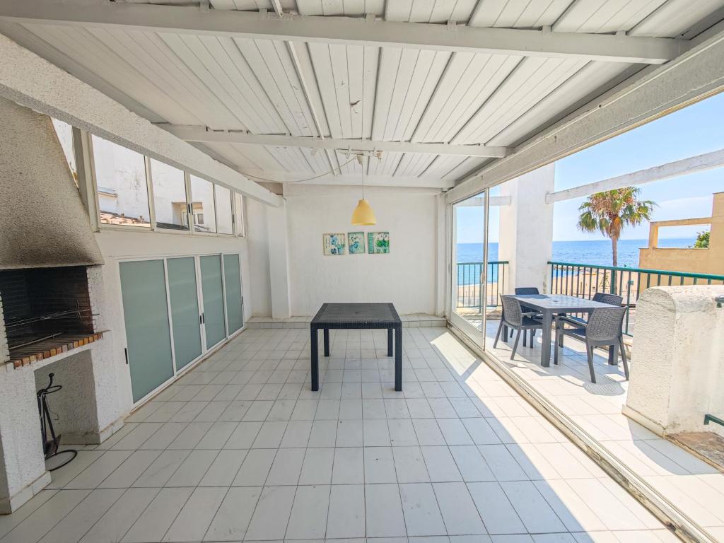 Balkón alebo terasa v ubytovaní LITORAL COSTA DORADA - TALLATS vista mar