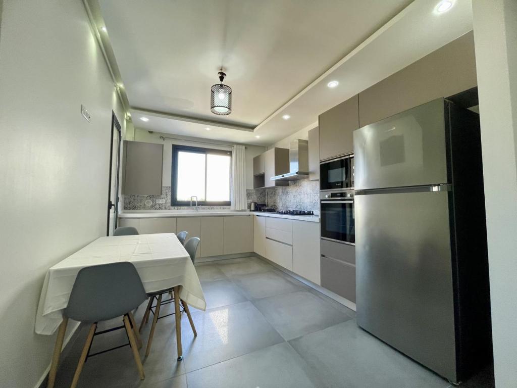 Alger - Hydra - Appartement moderne avec parking، Hydra (أسعار محدثة