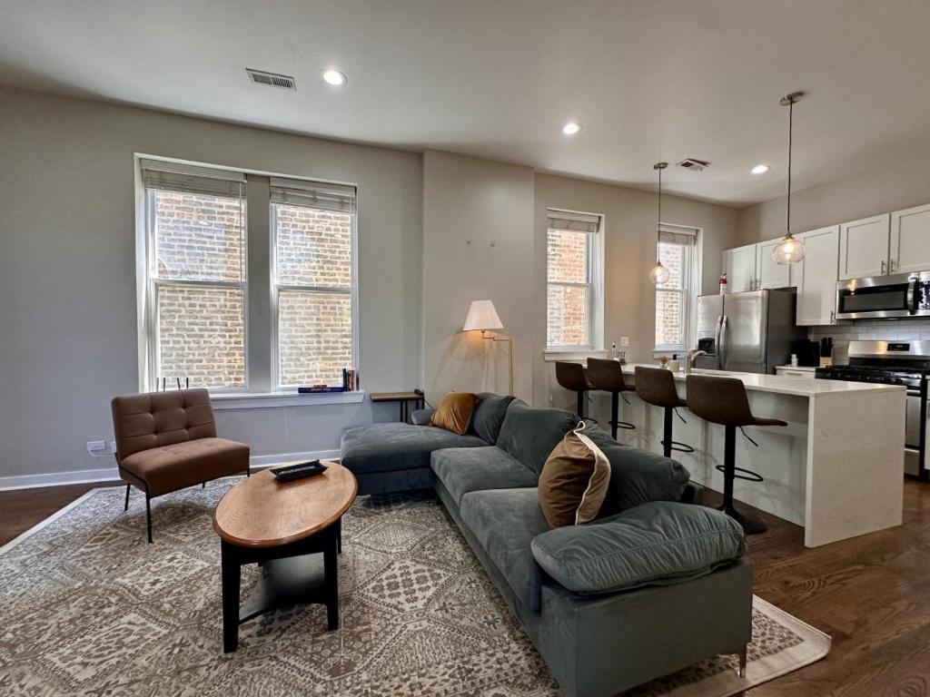 Η κουζίνα ή μικρή κουζίνα στο Flexhome West Town 2BR Apt T1