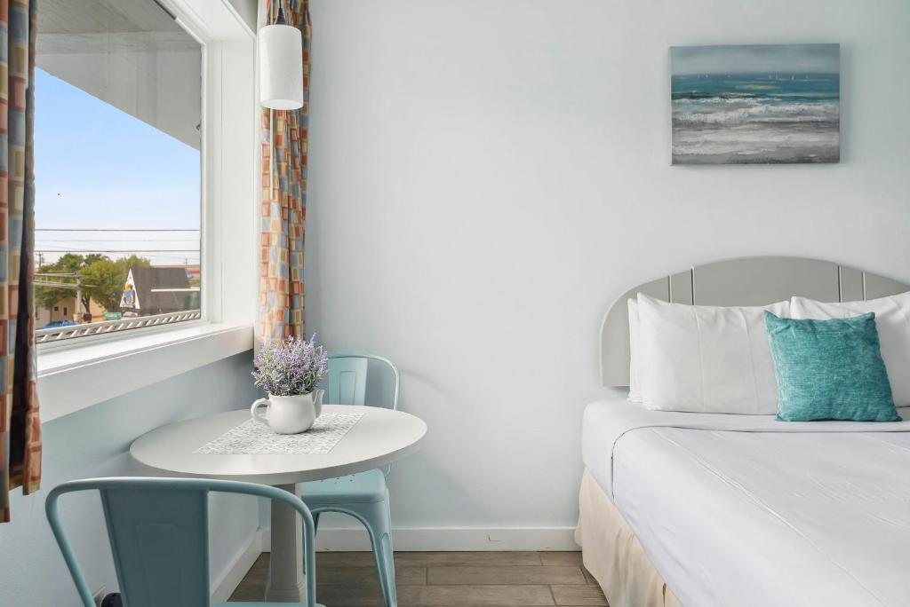Daytona Inn and Suites photo