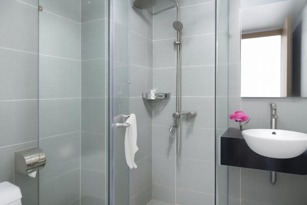 Phòng tắm tại Dolphin Hotel Nha Trang