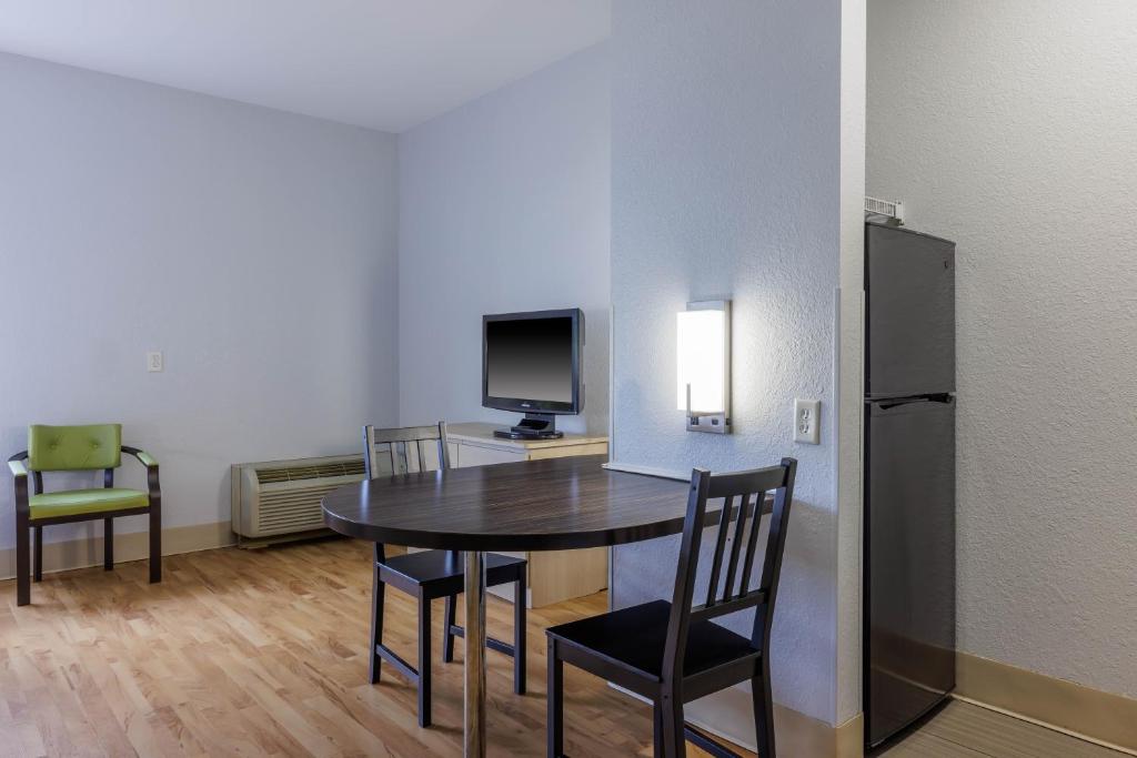 Studio 6 Toronto - Mississauga with Kitchenettes - Resim 40