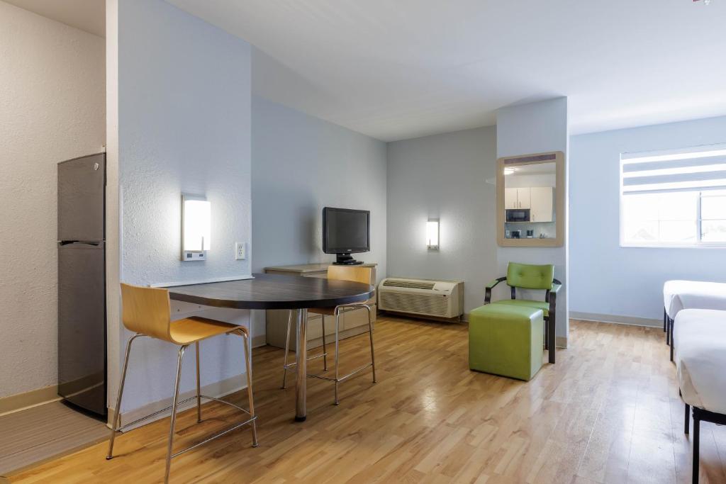 Studio 6 Toronto - Mississauga with Kitchenettes - Resim 32