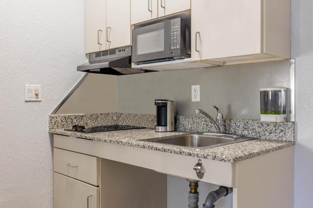 Studio 6 Toronto - Mississauga with Kitchenettes - Resim 44