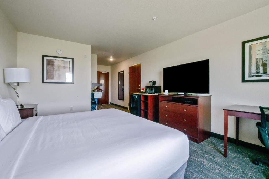 Cobblestone Inn & Suites - Boise City - King Room - Disability Access