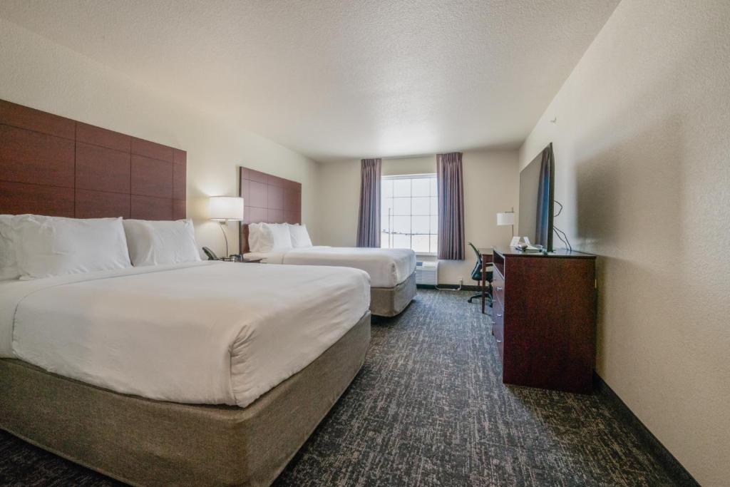 Cobblestone Inn & Suites - Boise City - Queen Room With Two Queen Beds