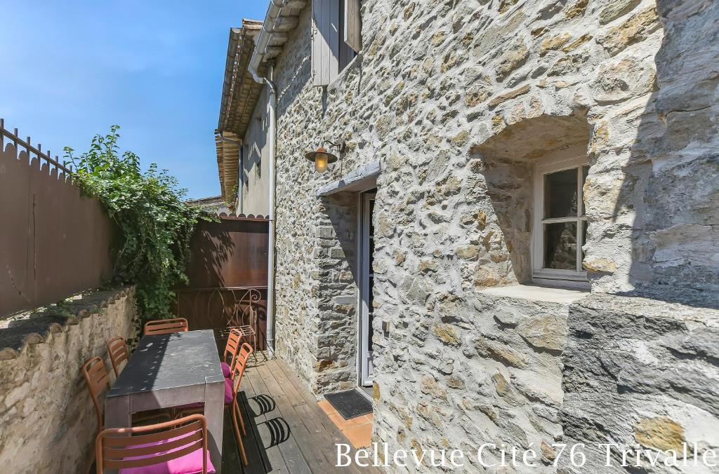 Les Bellevue Cité Trivalle "3 Apartments, 1 with Terrace & Private Parking, Aircon, WiFi, 500m from Cité, free public car park 200m" 2