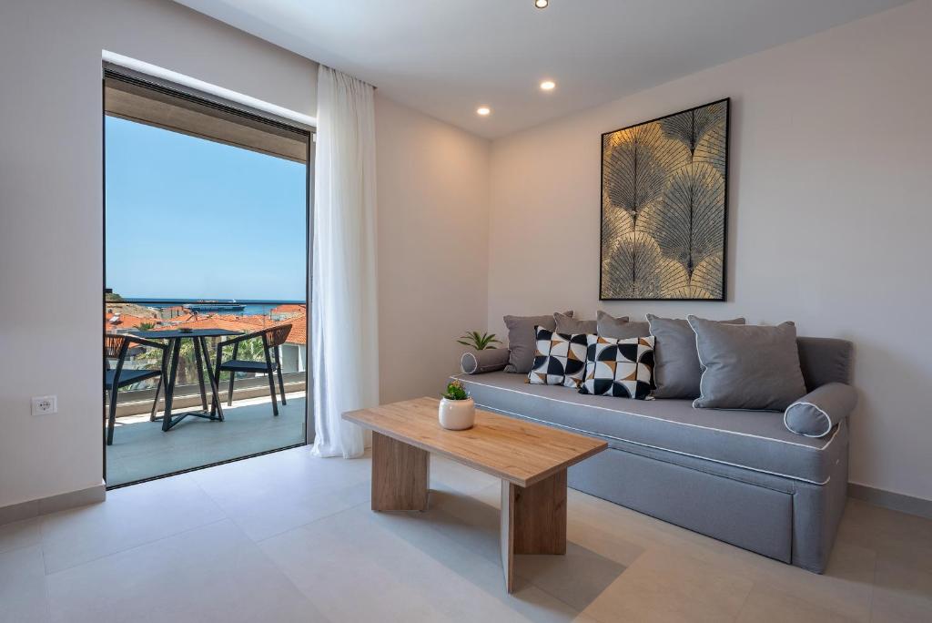 Alysos Luxurious Apartments - Apartamento De Dos Dormitorios Con Terraza Y Vista Al Mar