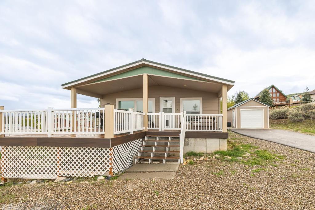 Το κτήριο όπου στεγάζεται  η παραθεριστική κατοικία