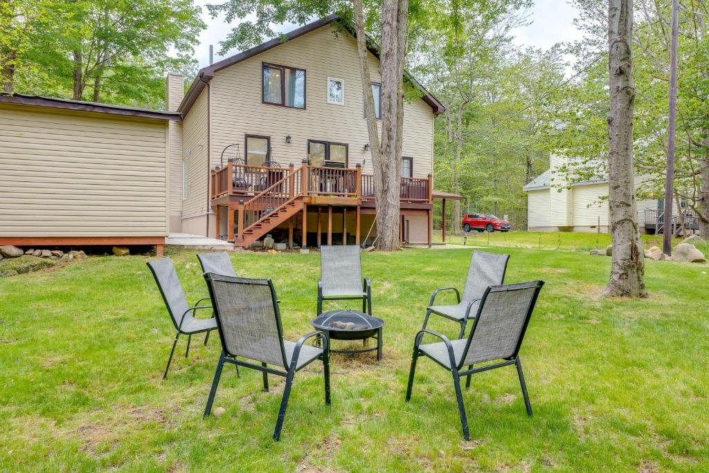 Zahrada ubytování 3 Mi to Tobyhanna State Park Hot Tub Haven!