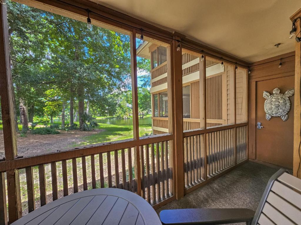 Ein Garten an der Unterkunft Serene 2 bed, 2 bath lodge, with amenities, 101AC lodge