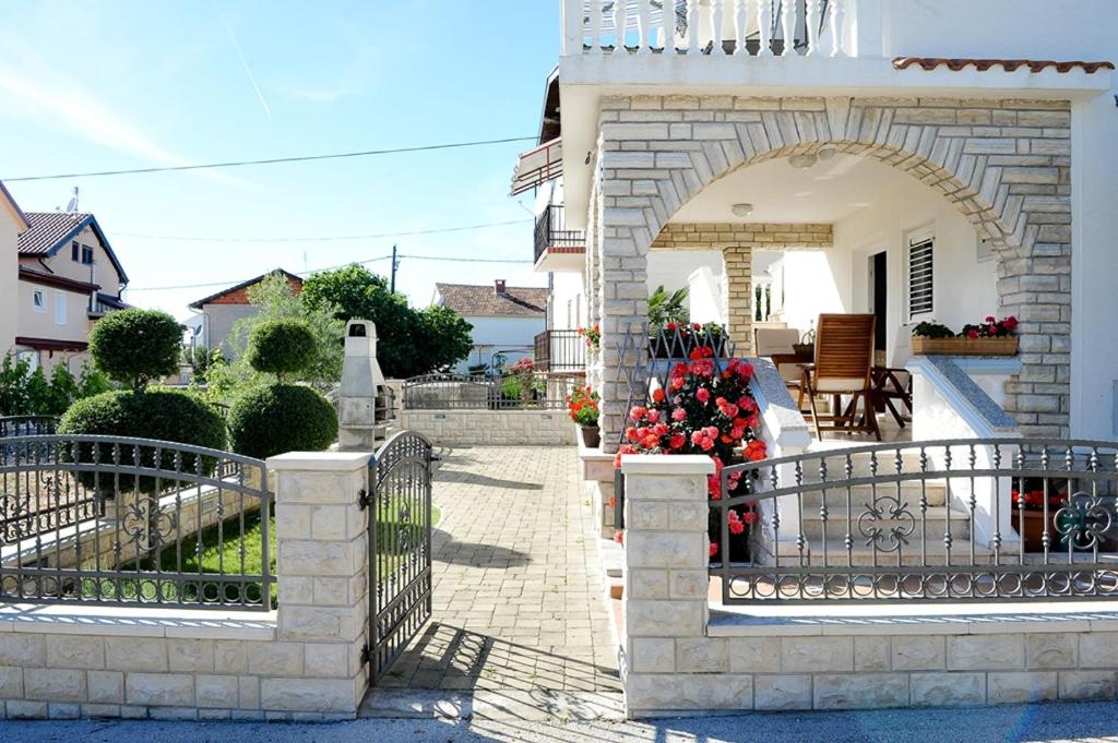 Budova, v ktorej sa apartmán nachádza