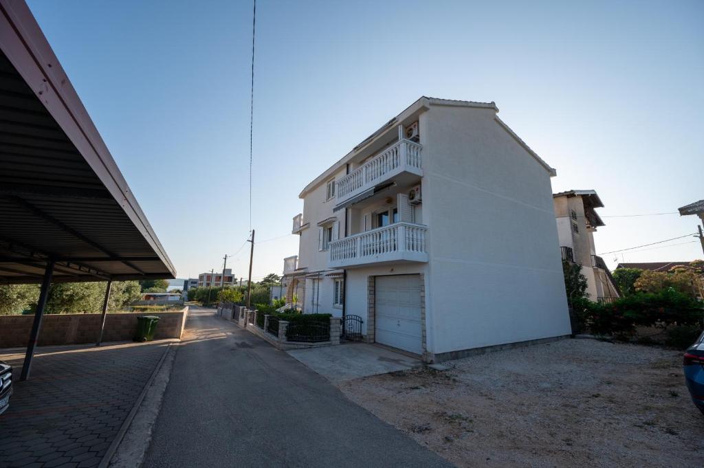 Budova, v ktorej sa apartmán nachádza