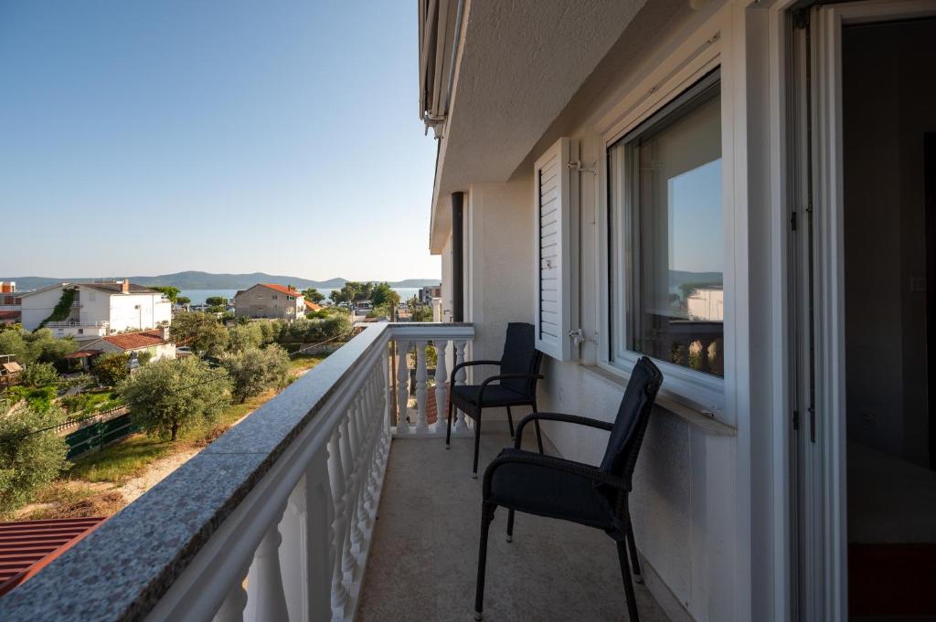 Balkón alebo terasa v ubytovaní Apartments with parking spaces Sukosan, Zadar - 6131