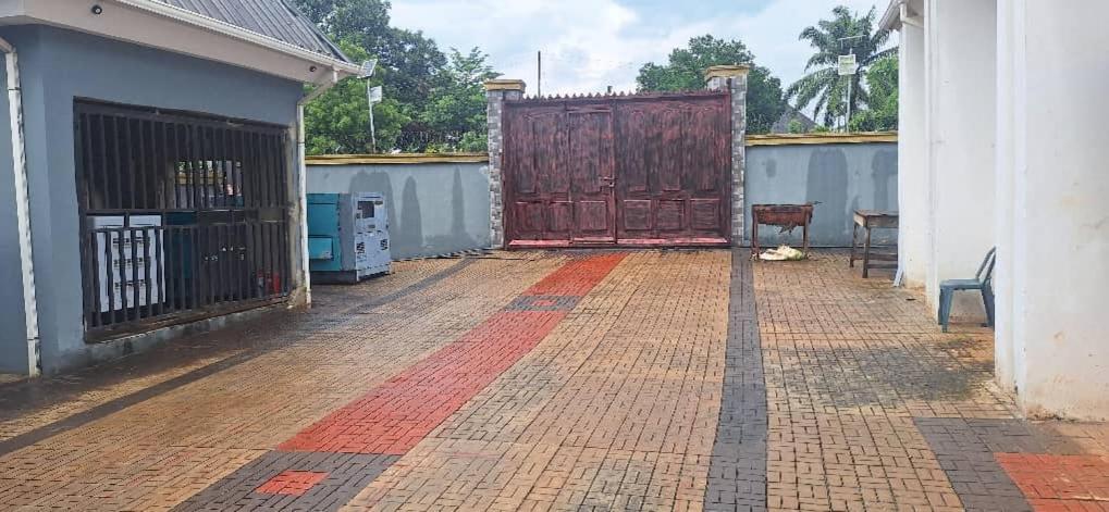 Mynd úr myndasafni af sudus hotel and lounge í Onitsha