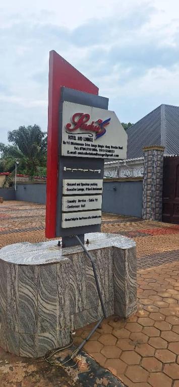 Mynd úr myndasafni af sudus hotel and lounge í Onitsha