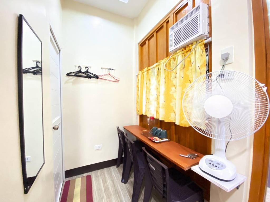 Kuchyň nebo kuchyňský kout v ubytování Sudla Siargao Hostel