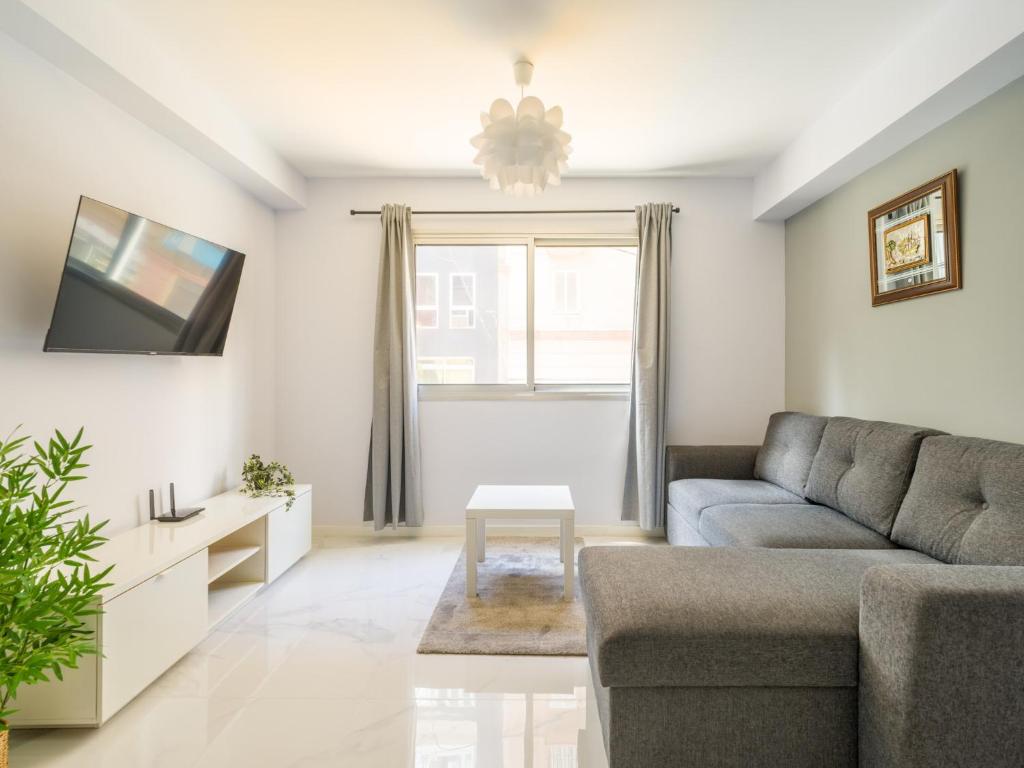Apartment in Las Palmas near Playa de Las Canteras