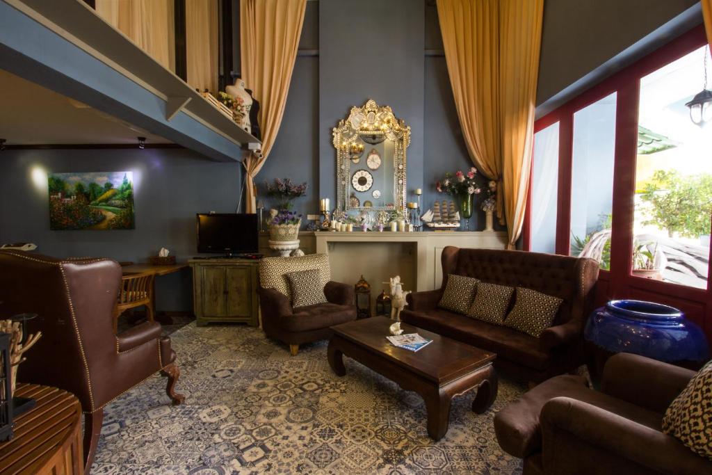 At Ease As Home - Resim 14