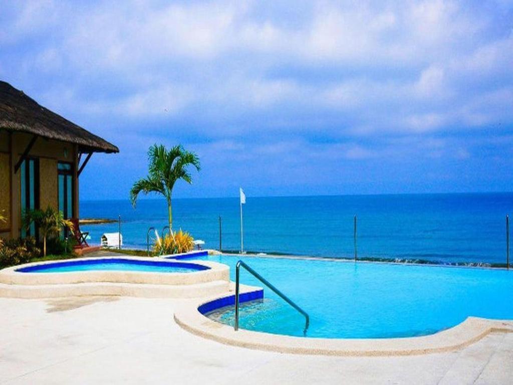 Bazén v ubytování Kahuna Beach Resort and Spa nebo v jeho okolí