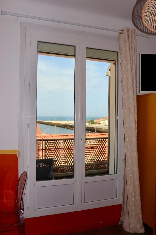 Nespecifikovaný výhled na moře nebo výhled na moře při pohledu z hotelu