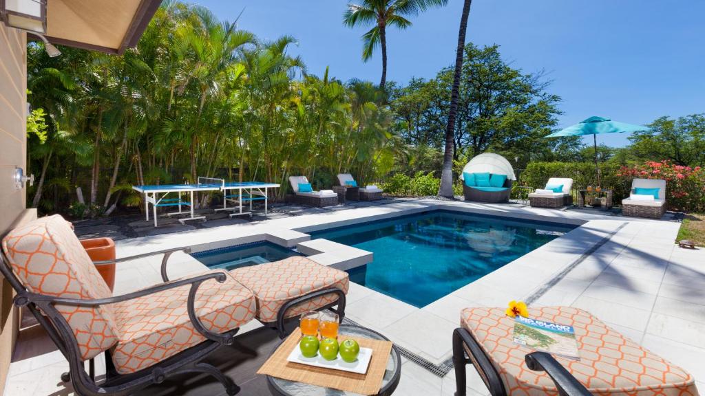 Bazén v ubytování SEABREEZE Family Friendly Mauna Lani 4BR Home with Private Pool nebo v jeho okolí
