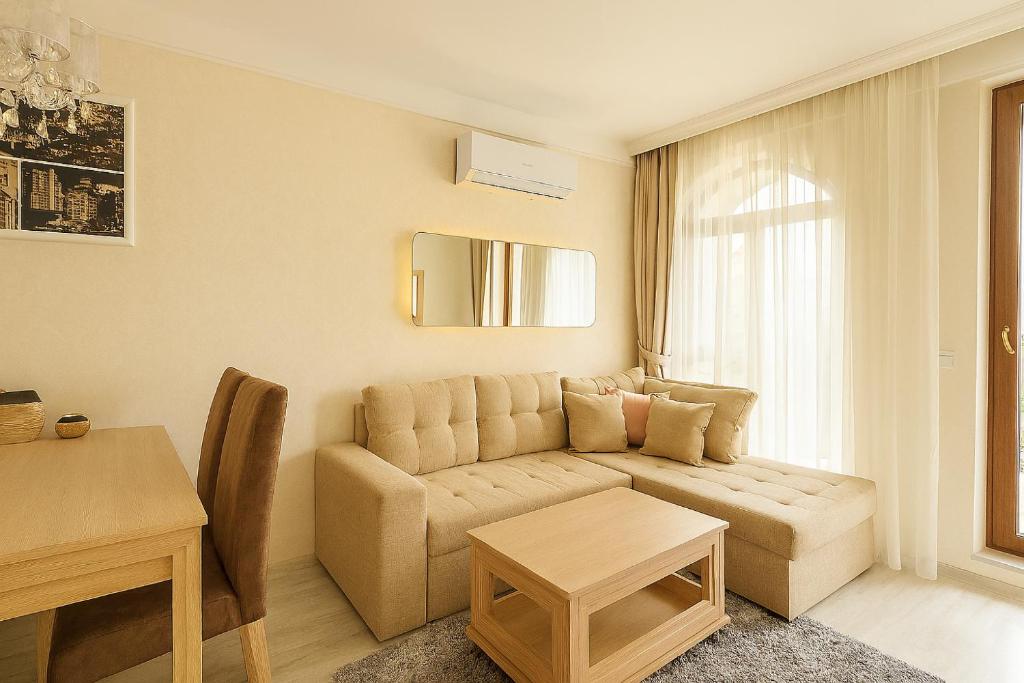 Χώρος καθιστικού στο Harmony 11 Private Apartment