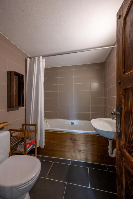 Riverside Apartment - Resim 17