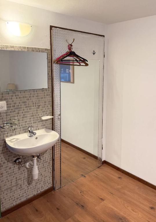 Riverside Apartment - Resim 24