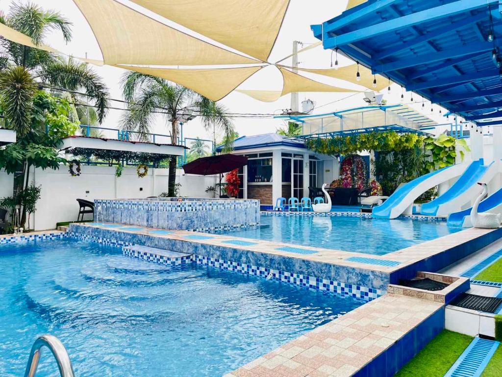 Bazén v ubytování Bernese Resort Hotel powered by Cocotel nebo v jeho okolí