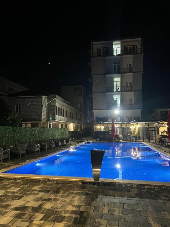 Bazén v ubytování Grand Hotel Kobuleti nebo v jeho okolí
