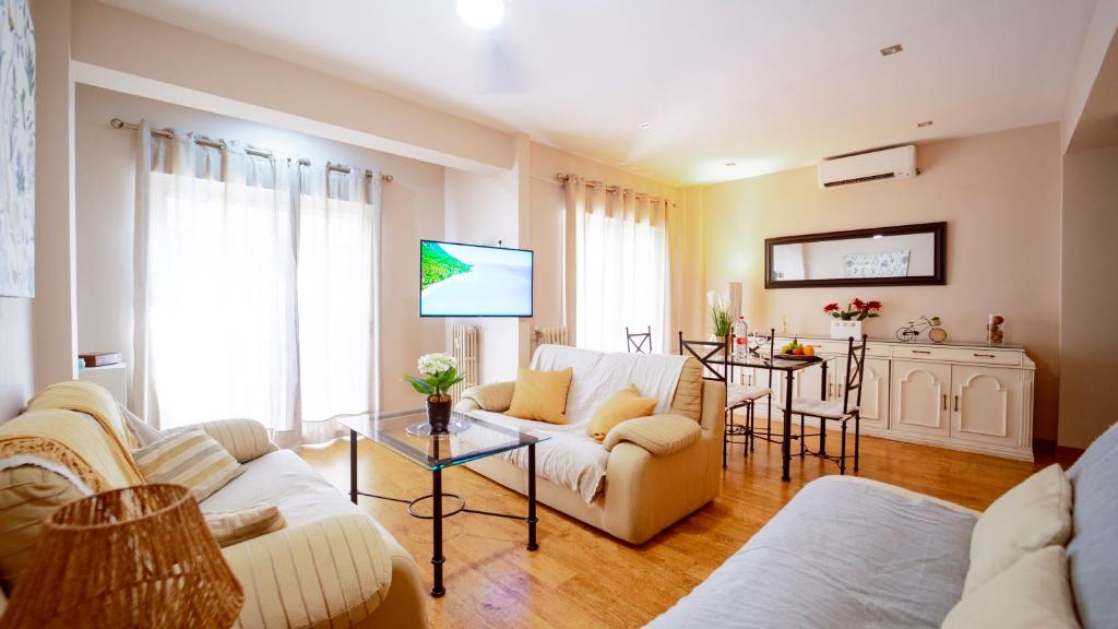 A television and/or entertainment centre at Apto en el Centro La Casita de Gaos