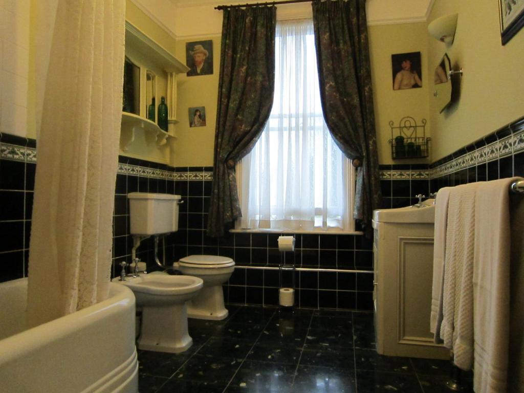 Melrose House - Twin Room