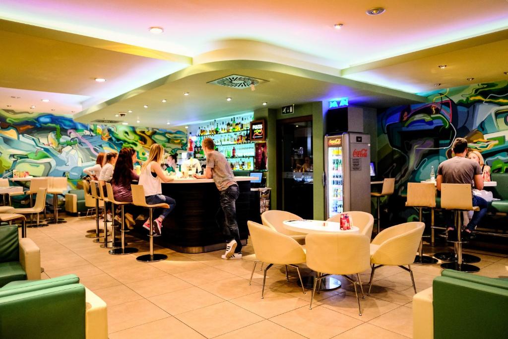 Hotel Deluxe with free Wellness and Fitness Centrum - Resim 31