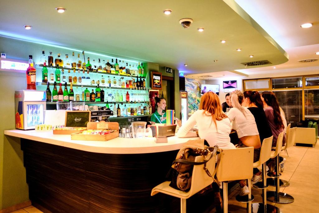 Hotel Deluxe with free Wellness and Fitness Centrum - Resim 22