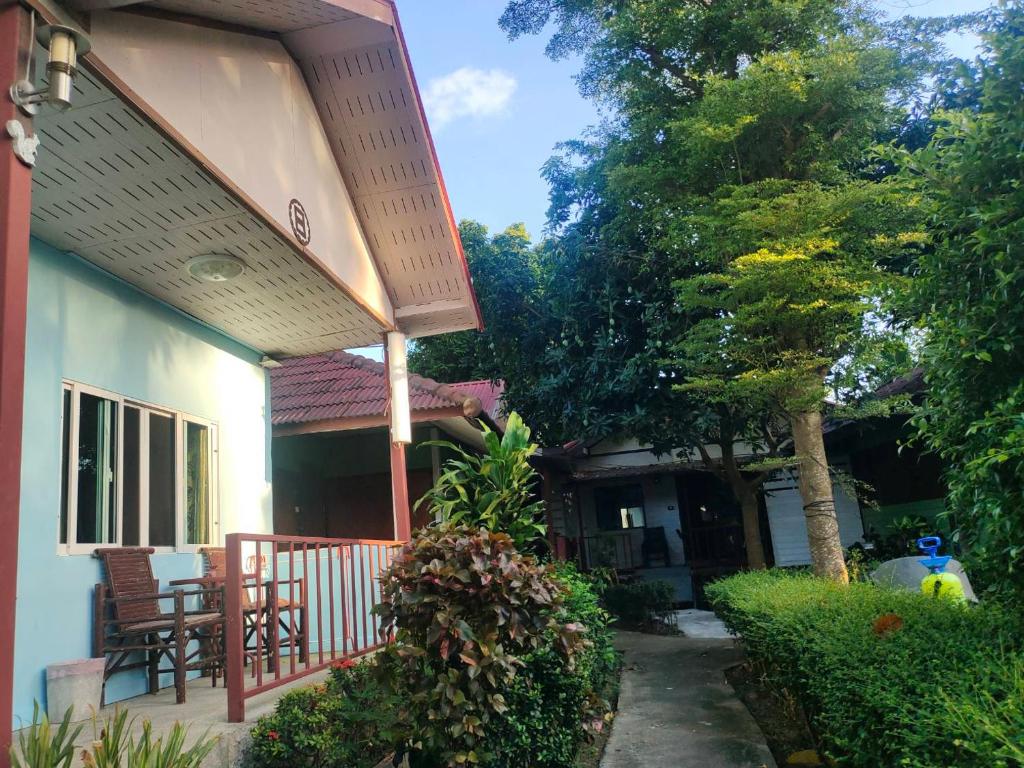 Zahrada ubytování Everest Resort Samui - SHA Plus