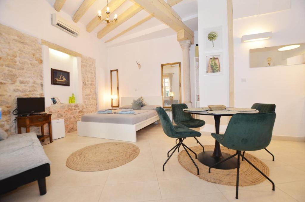 Oliva & Lavanda Studios