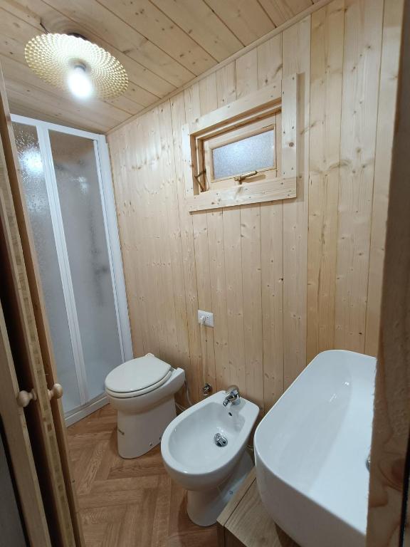 Koupelna v ubytování Parco Vacanze Makallè