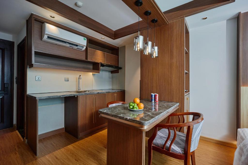 Kuchyň nebo kuchyňský kout v ubytování Elite Luxury Hotel