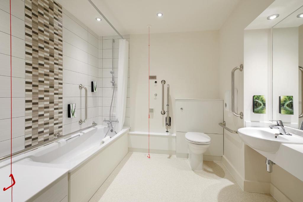Premier Inn Dublin City North Docklands photo