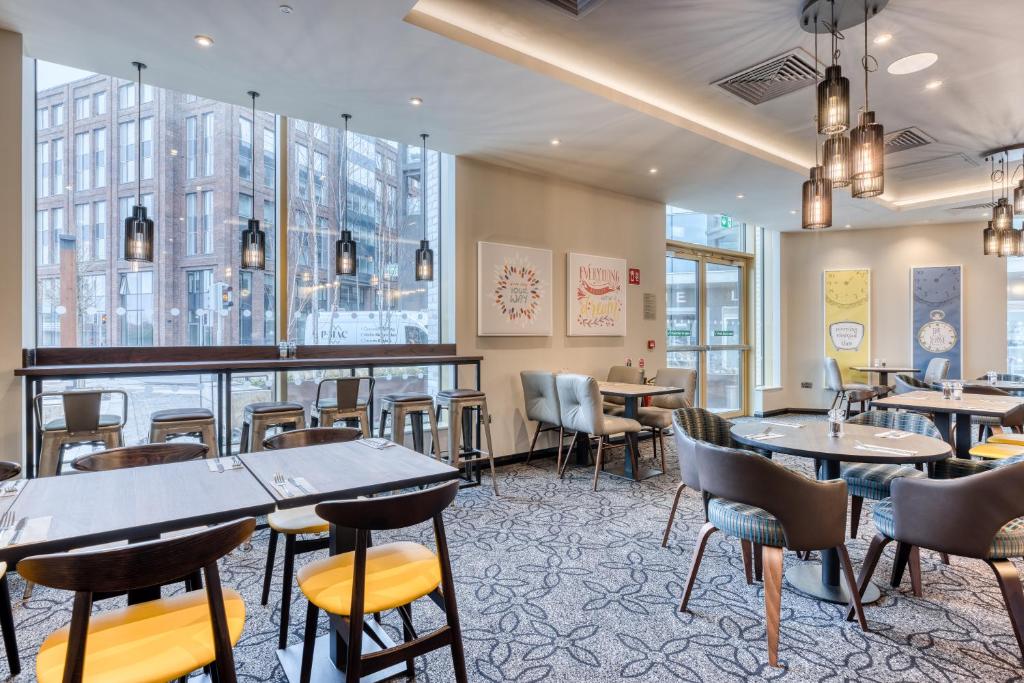 Premier Inn Dublin City North Docklands - Resim 4
