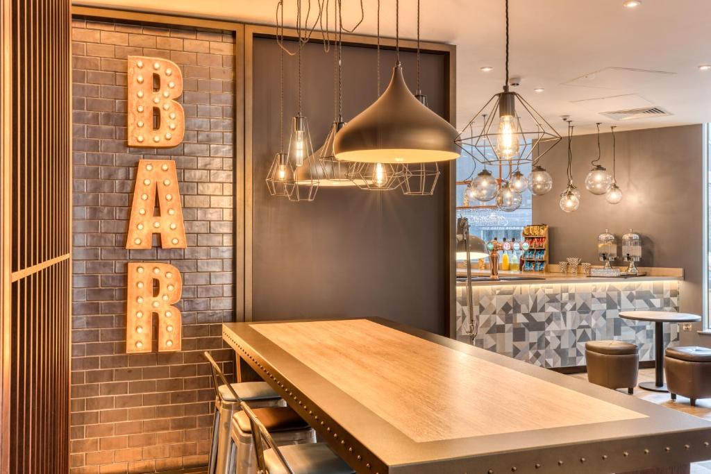 Premier Inn Dublin City North Docklands - Resim 19