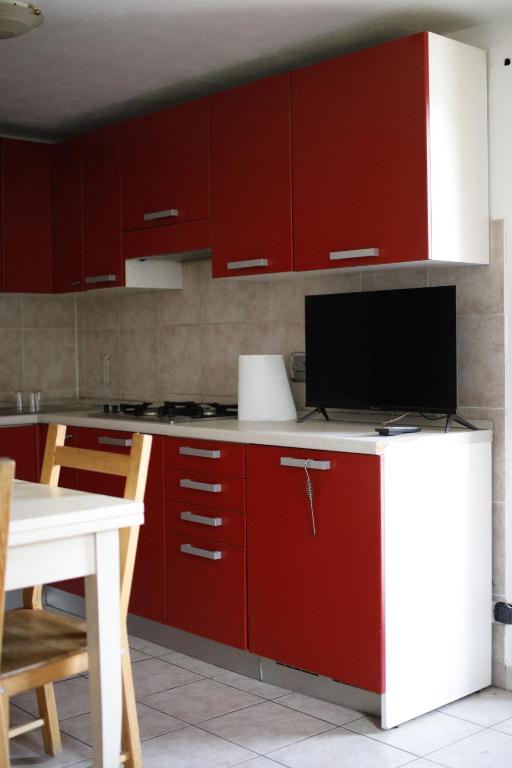 Kuchyň nebo kuchyňský kout v ubytování La Maison Jaune